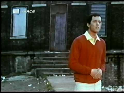 Thumbnail for video: PALITO ORTEGA - Carlitos Chaplin  ( año 1966 del film  El Rey en Londres ) Thumbnail for video: PALITO ORTEGA - Carlitos Chaplin  ( año 1966 del film  El Rey en Londres )