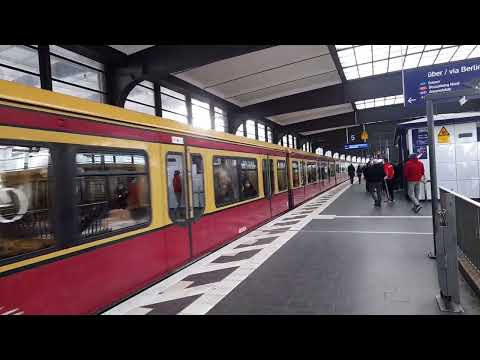 Ausfahrt der S7 nach Ahrensfelde BR 481/482