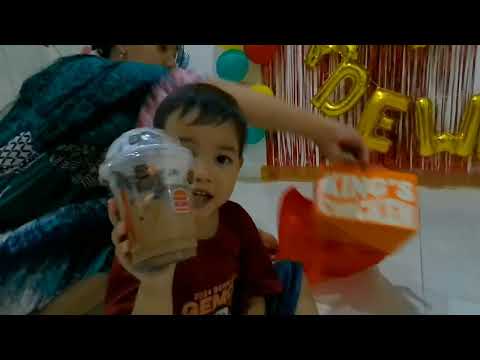 Kesukaan Dewa ice cream sama ayam upin ipin