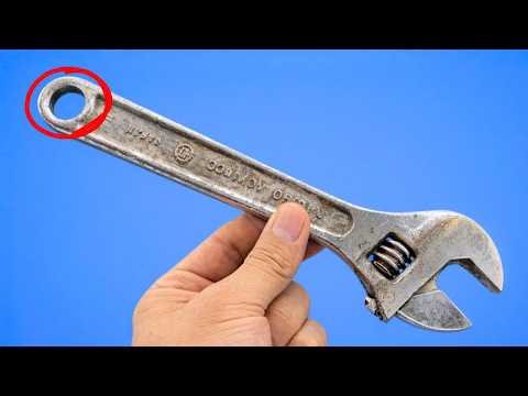 Don’t Use an Adjustable Wrench the Regular Way — Try This Size-Extending Trick 😮