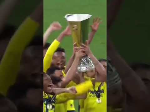 Villarreal Lifting The Europa League Trophy   Manchester United Fans Look Away