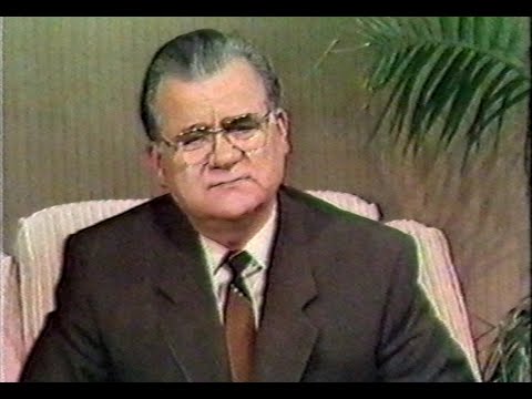 25 Aprilie 1990  --  Gen. Mihai Chitac si Diamandescu dezmint interventia politiei din 24 Aprilie