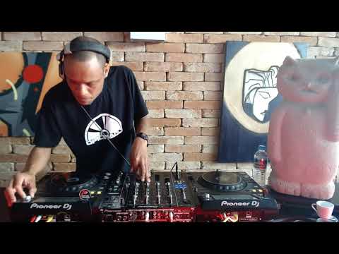 Sub - Cosmic Crew 17 anos - Streaming