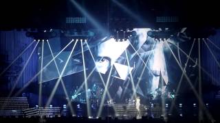 Mylene Farmer & Moby - Slipping Away (Crier La Vie) LIVE