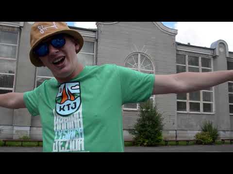 06. Rysiek - W porównaniu (Prod. 101 Decybeli) (Official Video)