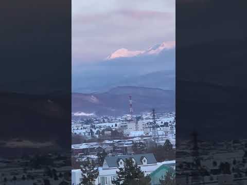 夕闇迫る頃　雲の間に姿を表した大雪山系の山々と　東川キトウシ山スキー場　#daisetsuzan  mauntain#HOKKIDO JAPAN