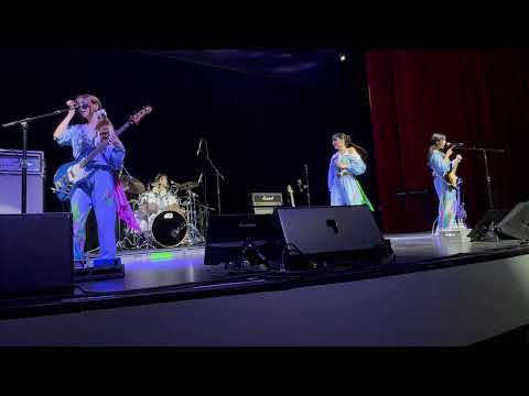 QWER #QWER fancam (4K 60FPS) 20251111 2025 QWER First World Tour Rockation Fort Worth