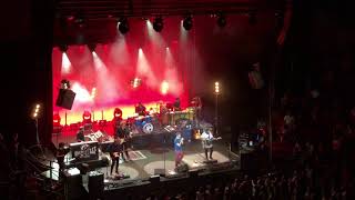 El astronauta que vio a Elvis &amp; Club de fans de John Boy - Love of Lesbian