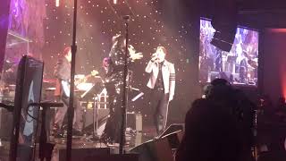 Jazmine Sullivan & Rob Thomas - “I Knew You Were Waiting for Me”