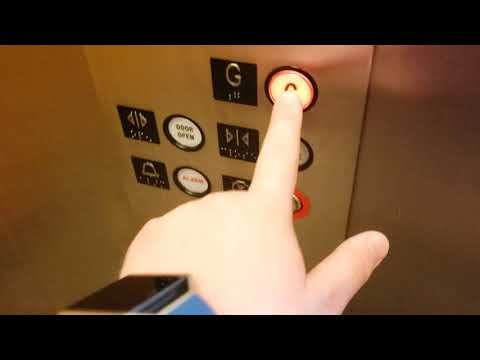 (EPIC MOTOR) Giant Southern Hydraulic Elevator @ The Outlet at Furnitureland South, Jamestown, NC