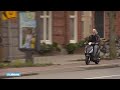 Snorscooters verplicht op de rijbaan: 'Ik word aangeschoten wild' - RTL NIEUWS