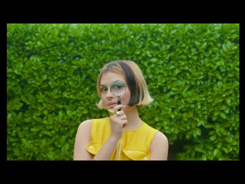 Hélène Sio - J'aime toucher vous (Clip Officiel) © Hélène Sio