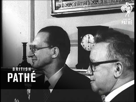 Selected Originals - People In The News - London (1951)