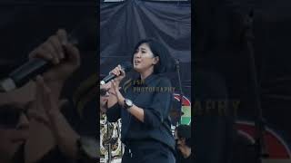 Download lagu Erie Suzan - Gerimis Melanda hati mp3 Download lagu Erie Suzan - Gerimis Melanda hati mp3