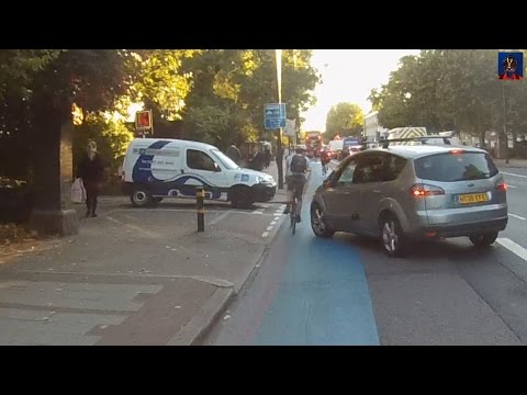 Left Hook - Nearly Takes Out Cyclist - HT06 EFE