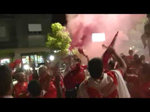 "Festejos de Independiente Campeón" Barra: La Barra del Rojo • Club: Independiente