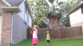 Magda flying an electric parrot - Rio 2 Flying Figures - Blue - at ToysRUs