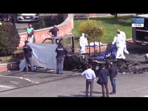 Roma, a Centocelle brucia camper di una famiglia Rom: muoiono tre sorelle