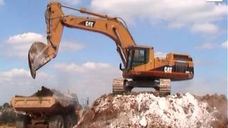 preview picture of video 'CAT 365B LME & D6R XL & 3x 735, Fa. Hohenwarter, Leutenbach, Germany, 2004. #2'