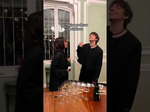 Aitana en Sanremo (completo en su perfil de TikTok: Holaitana)