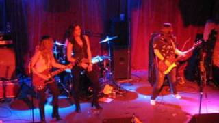The Donnas - I Didn&#39;t Like You Anyway - Live from The Note, West Chester, PA - 3/27/10