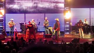 Alan Jackson - Who&#39;s Cheatin&#39; Who @ Wolf Trap