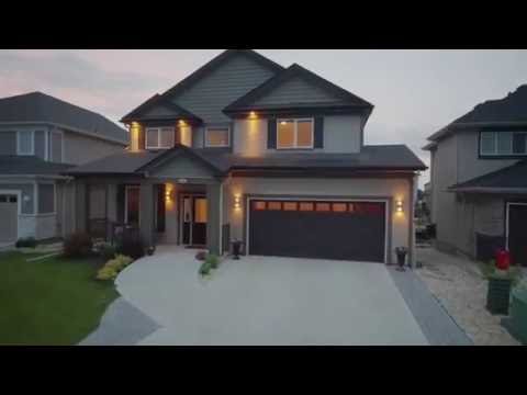 31 Lake Bend Road, Stunning Bridgwater Lakes Home presented by Winnipeg Realtor Scott Moore