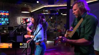 Nicki Bluhm and The Gramblers perform &quot;Little Too Late&quot;