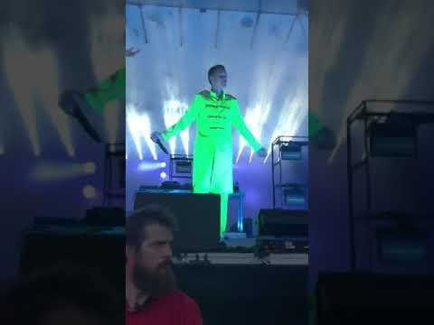 Hov1 - Hon dansar vidare i livet, Live @ Storsjöyran