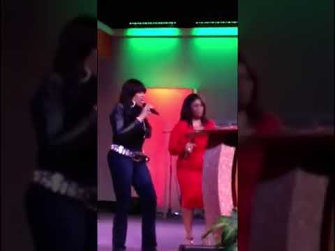 Vickie Winans & Kim Burrell Singing - How I Got Over