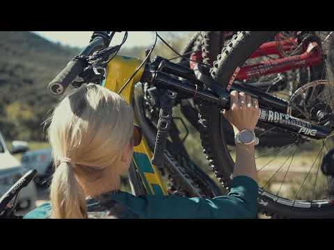 Yakima HangOver 4 Bike Hitch Rack (Closeout) video poster