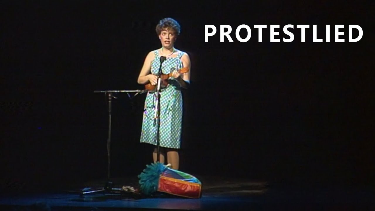 Brigitte Kaandorp - Protestlied (Waar Gaat Zij Helemaal Alleen Heen - 1987)