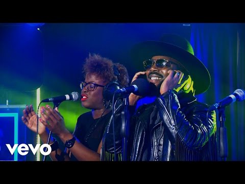 Naughty Boy, Arrow Benjamin - Runnin' (Lose It All) ft Arrow Benjamin in the Live Lounge