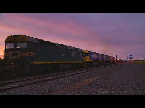 Pacific National Container Train 7MP5 Crosses 4PM6 (10/12/2022) - PoathTV Australian Railways