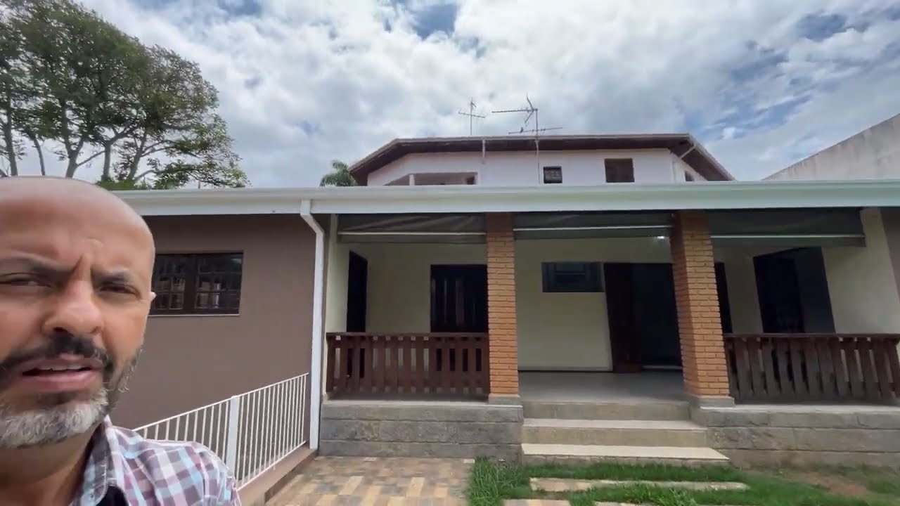 BELÍSSIMA CASA TÉRREA à VENDA no JARDIM EUROPA em BRAGANÇA PTA , 3 DORMS, QUINTAL GRAMADO e PISCINA