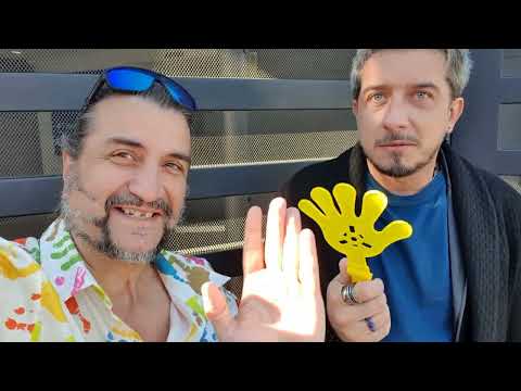 Ragazzaccio Film dal 10  Novembre al Cinema regia di Paolo Ruffini saluta i fan col Salutatore