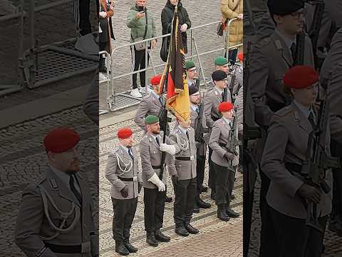 Nationalhymne 🦅🇩🇪Ehrenzug OSH Dresden #bundeswehr #soldaten #parade #militär #tradition #musik