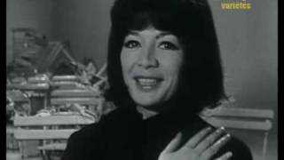 Juliette Greco sings Sous le ciel de Paris