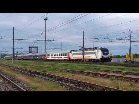 E403 al traino dell'Intercity notte Salerno - Torino