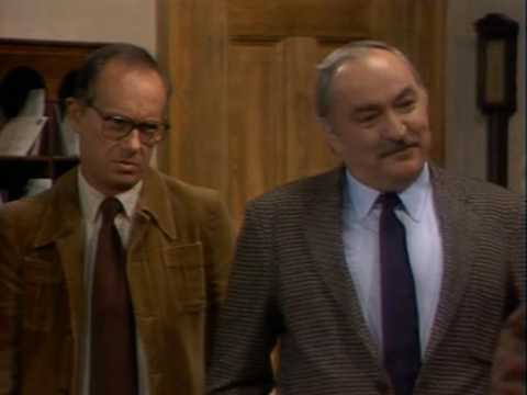 Newhart 1x03 - Hail to the Councilman