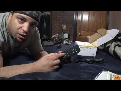 Unboxing & review - Behringer Uphoria Series UMC22 AI