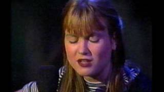 Juliana Hatfield - Spin The Bottle (unplugged)