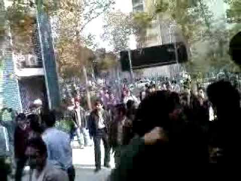 Iran 10 Nov 09 Khajeh Nasir Student Protest P4 بسیجی وحشی شده