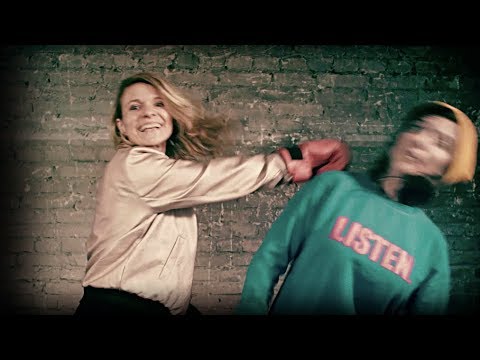 SHIRLEY HOLMES - Im Affenhaus (Official Video)