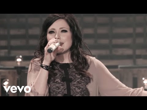 Kari Jobe - Let The Heavens Open (Live)