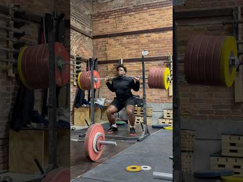 Kolbi Squats 300kg for ✌️ completely raw! #weightlifting