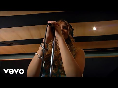 Eiza - 'Masoquismo' (HD Version En Vivo)