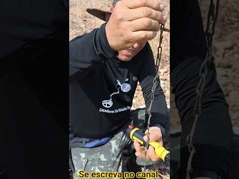 achamos uma corrente muita antiga feita a mão nas ruínas da antiga Cidade de São Rafael RN