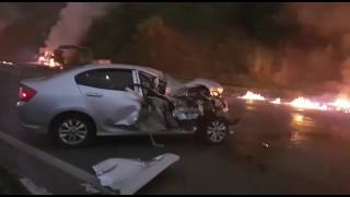 VIDEOS DE TUDO#Acidente carro bate de frente com caminhao e explode