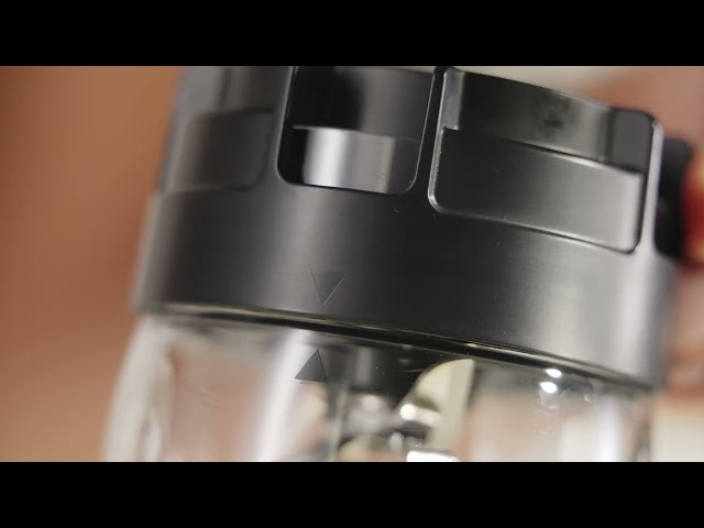 Video teaser per WMF |  MIX&GO TOUCH PERSONAL BLENDER | Einsetzen der Flasche